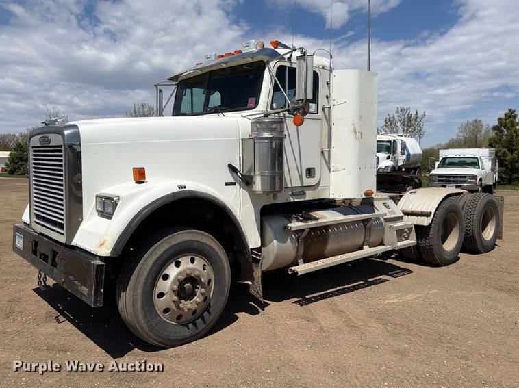 image for item FK0159 2008 Freightliner FLD120 semi truck