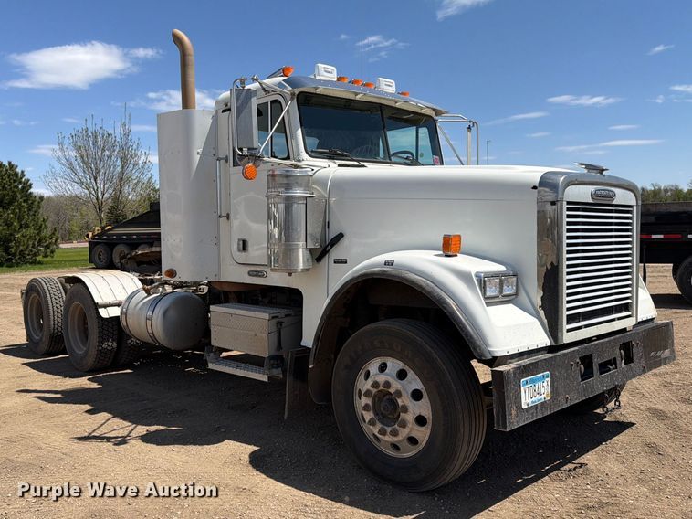 image for item FK0159 2008 Freightliner FLD120 semi truck