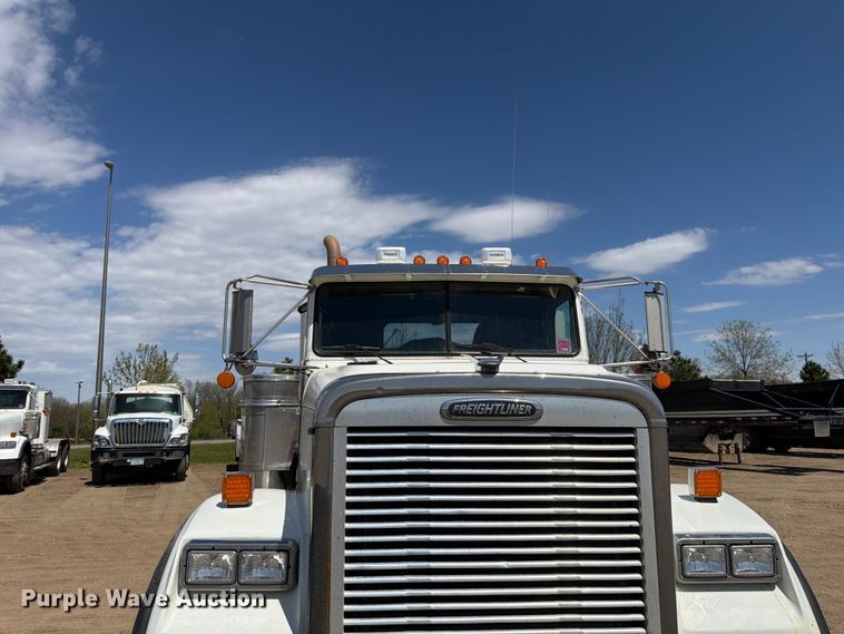 image for item FK0159 2008 Freightliner FLD120 semi truck