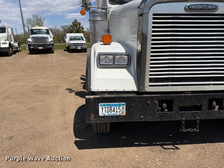 image for item FK0159 2008 Freightliner FLD120 semi truck