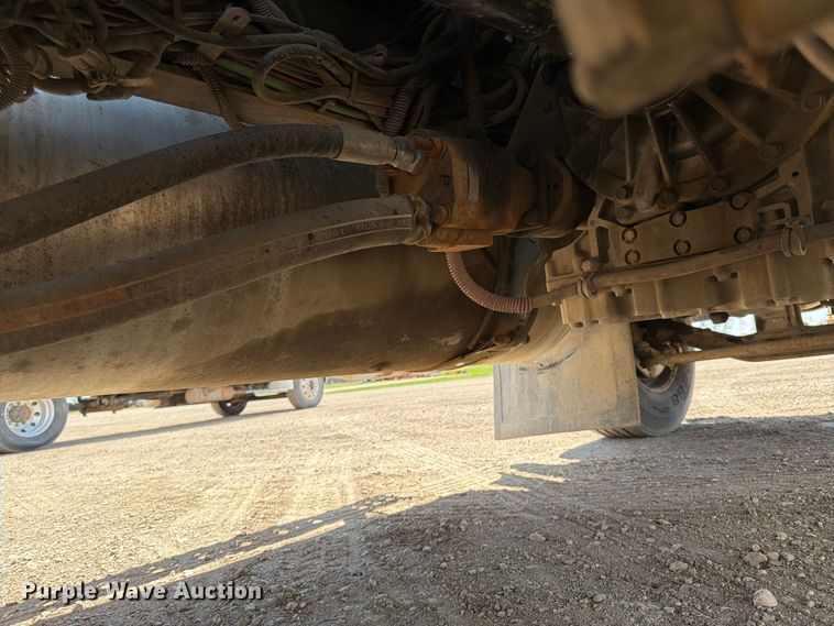 image for item FK0159 2008 Freightliner FLD120 semi truck