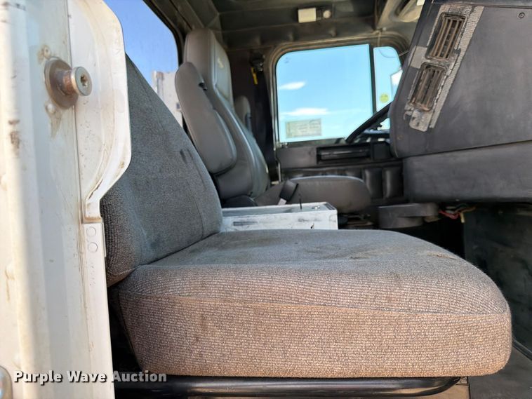 image for item FK0159 2008 Freightliner FLD120 semi truck