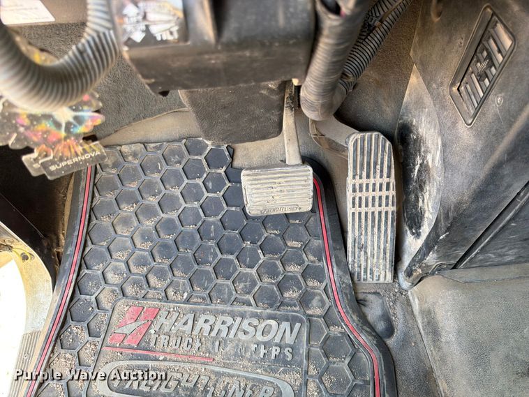 image for item FK0159 2008 Freightliner FLD120 semi truck