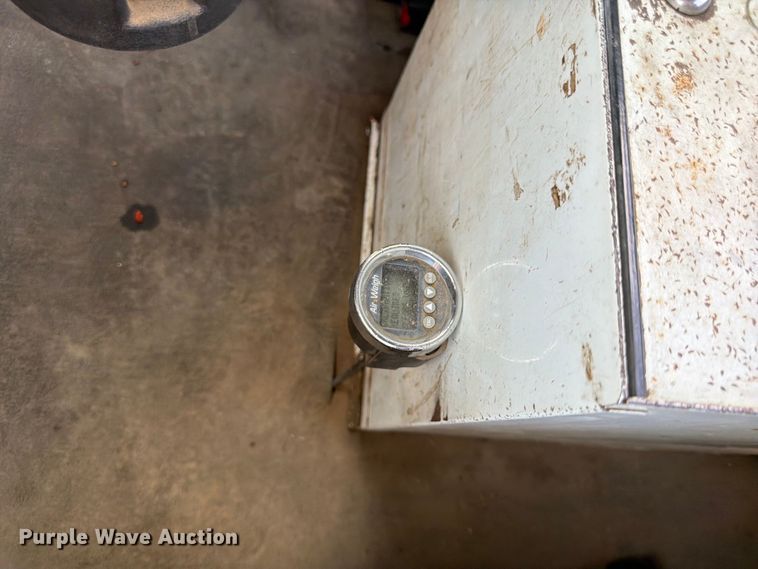 image for item FK0159 2008 Freightliner FLD120 semi truck