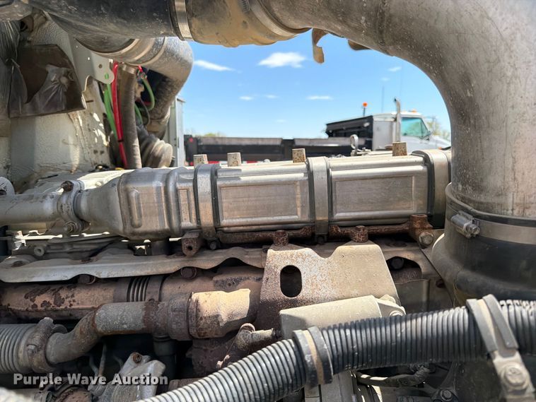 image for item FK0159 2008 Freightliner FLD120 semi truck