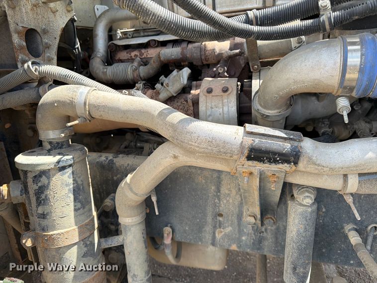 image for item FK0159 2008 Freightliner FLD120 semi truck