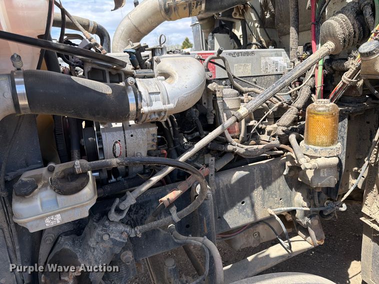 image for item FK0159 2008 Freightliner FLD120 semi truck