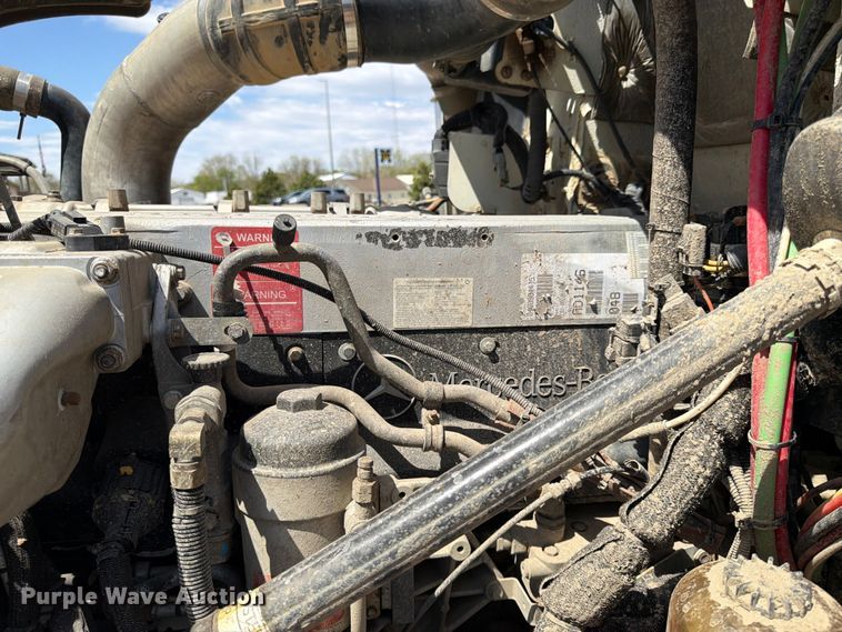 image for item FK0159 2008 Freightliner FLD120 semi truck