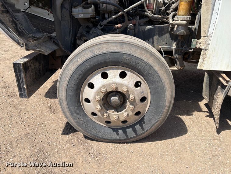image for item FK0159 2008 Freightliner FLD120 semi truck