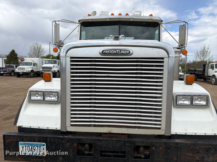 image for item FK0162 2010 Freightliner FLD120 semi truck