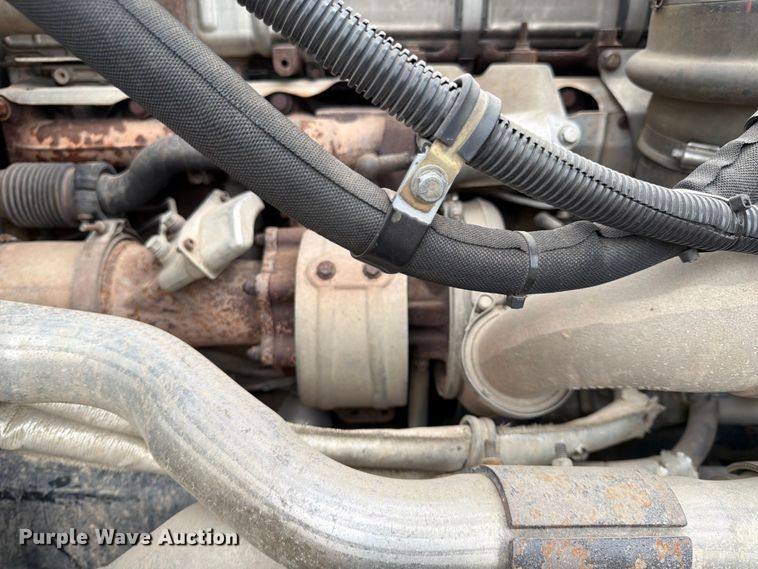 image for item FK0162 2010 Freightliner FLD120 semi truck