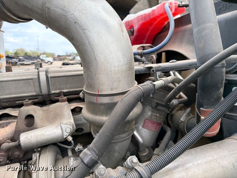 image for item FK0162 2010 Freightliner FLD120 semi truck