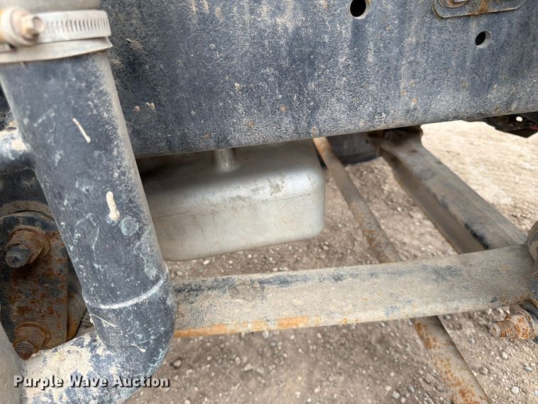 image for item FK0162 2010 Freightliner FLD120 semi truck