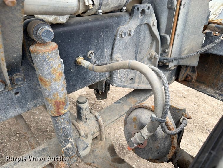 image for item FK0162 2010 Freightliner FLD120 semi truck