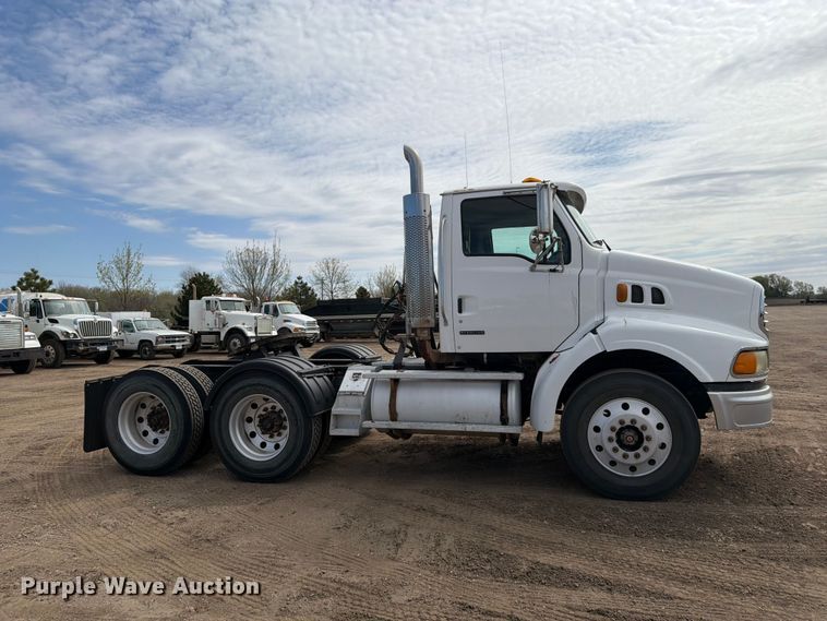image for item FK0164 2003 Sterling A9500 semi truck