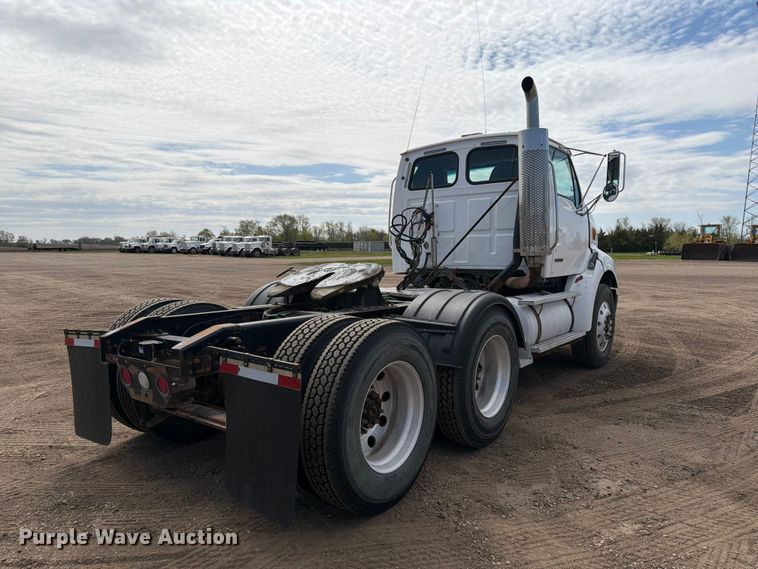 image for item FK0164 2003 Sterling A9500 semi truck