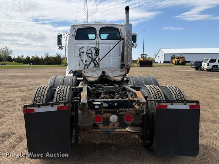 image for item FK0164 2003 Sterling A9500 semi truck