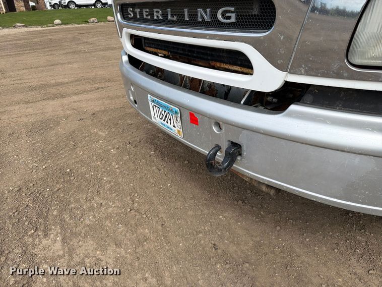 image for item FK0164 2003 Sterling A9500 semi truck