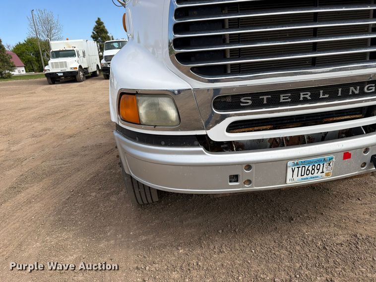 image for item FK0164 2003 Sterling A9500 semi truck