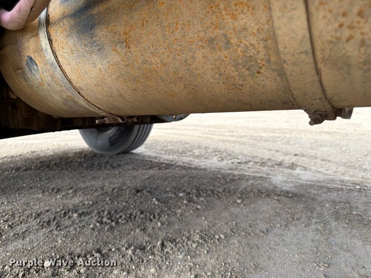 image for item FK0164 2003 Sterling A9500 semi truck