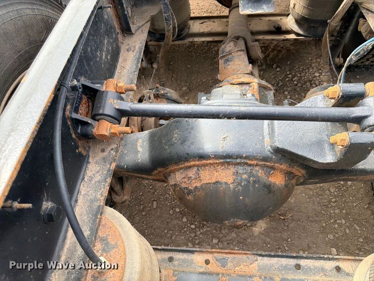 image for item FK0164 2003 Sterling A9500 semi truck