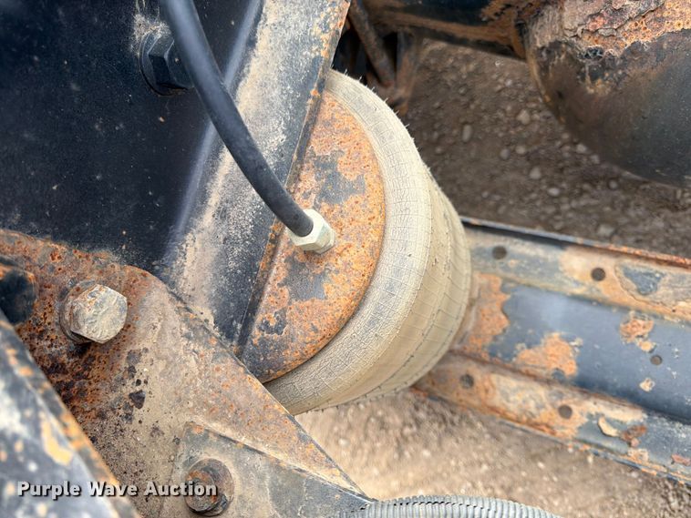 image for item FK0164 2003 Sterling A9500 semi truck