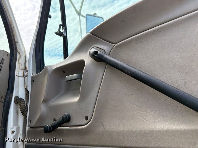 image for item FK0164 2003 Sterling A9500 semi truck