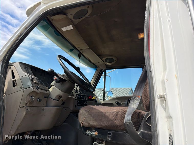 image for item FK0164 2003 Sterling A9500 semi truck
