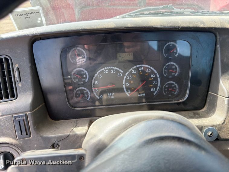 image for item FK0164 2003 Sterling A9500 semi truck