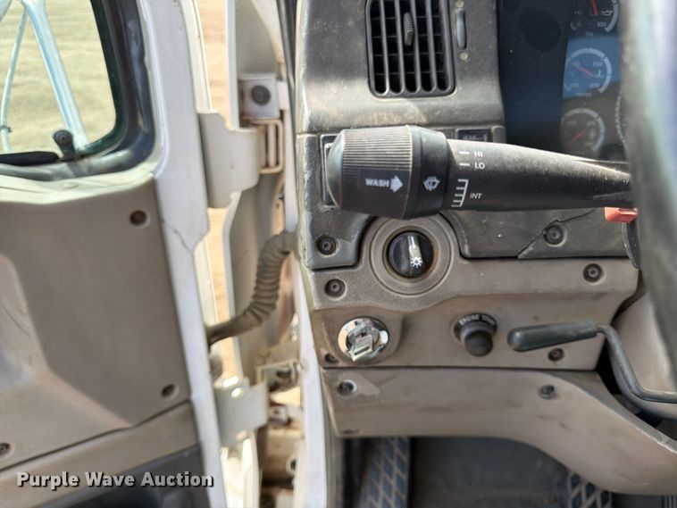 image for item FK0164 2003 Sterling A9500 semi truck