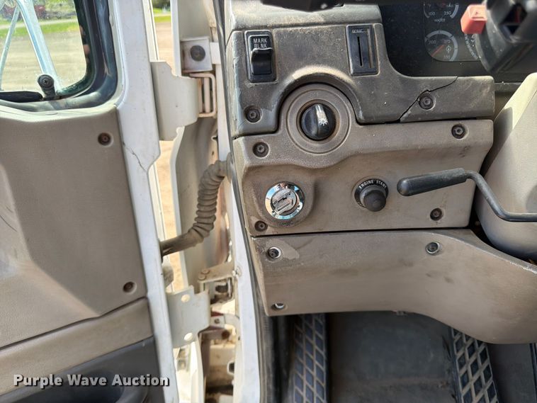 image for item FK0164 2003 Sterling A9500 semi truck