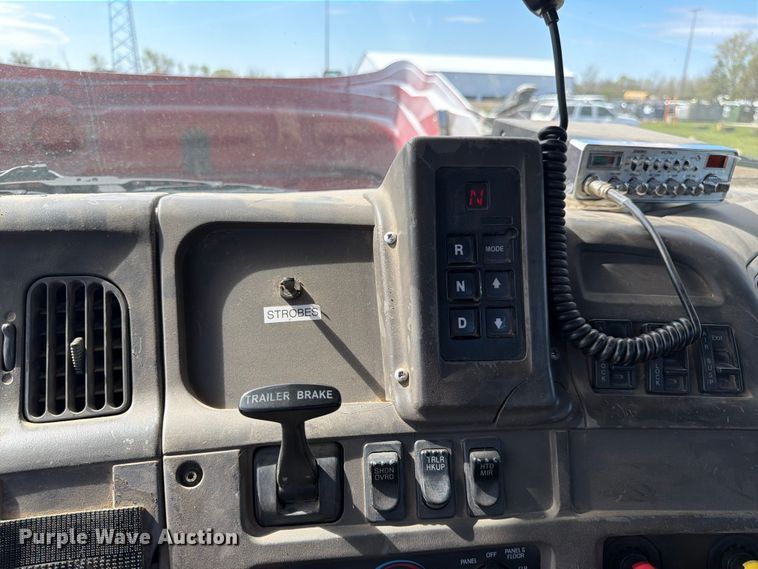 image for item FK0164 2003 Sterling A9500 semi truck