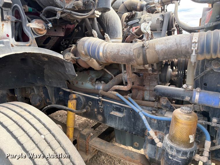 image for item FK0164 2003 Sterling A9500 semi truck