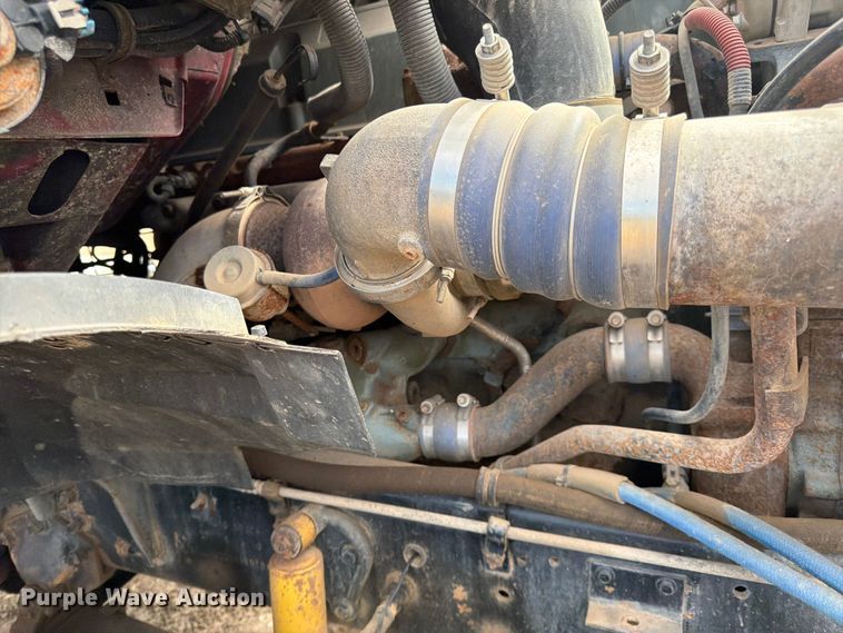 image for item FK0164 2003 Sterling A9500 semi truck