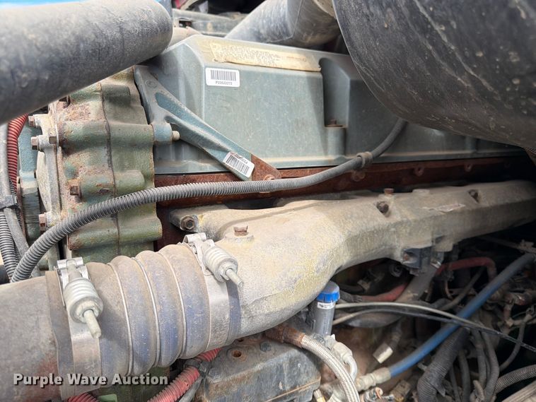 image for item FK0164 2003 Sterling A9500 semi truck