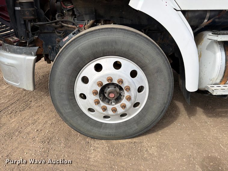 image for item FK0164 2003 Sterling A9500 semi truck