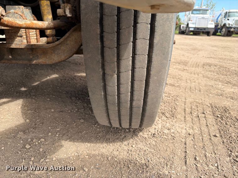 image for item FK0164 2003 Sterling A9500 semi truck