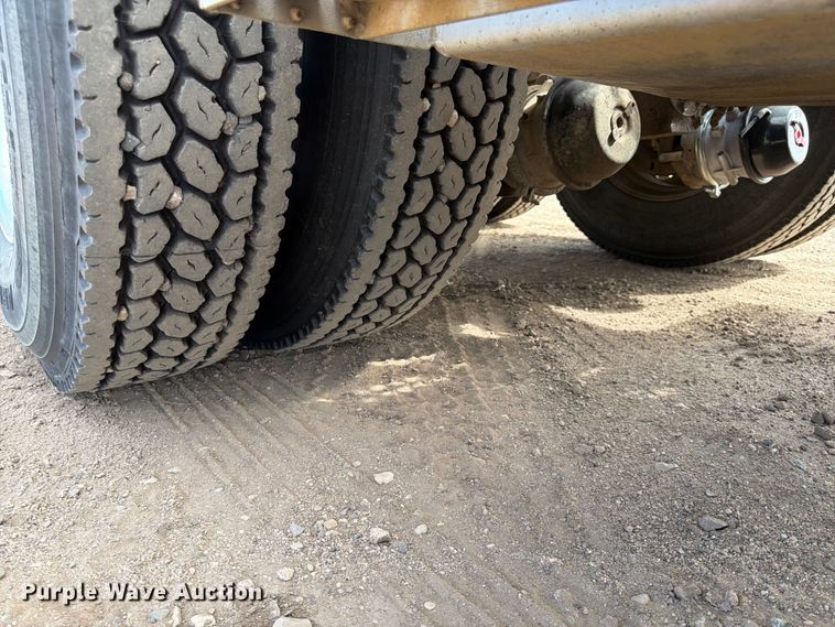image for item FK0164 2003 Sterling A9500 semi truck