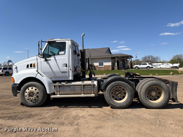 image for item FK0165 2007 Sterling A9500 Series semi truck