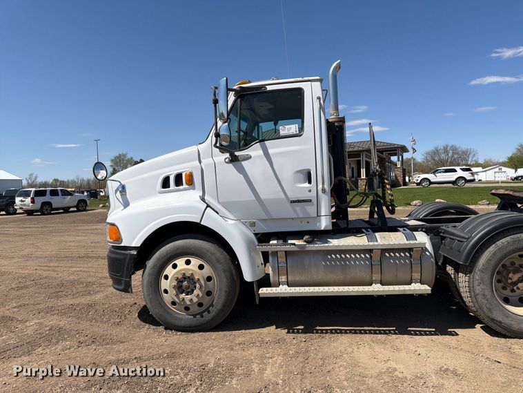 image for item FK0165 2007 Sterling A9500 Series semi truck