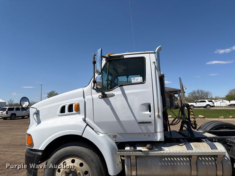 image for item FK0165 2007 Sterling A9500 Series semi truck