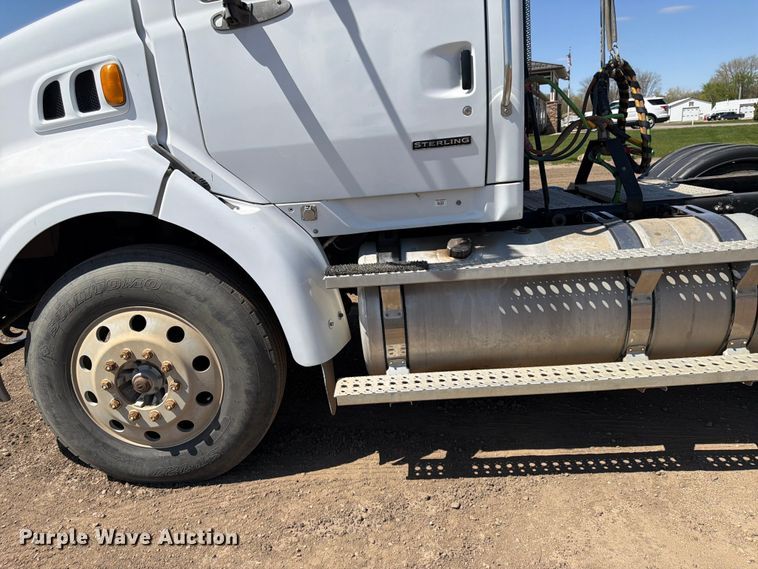 image for item FK0165 2007 Sterling A9500 Series semi truck