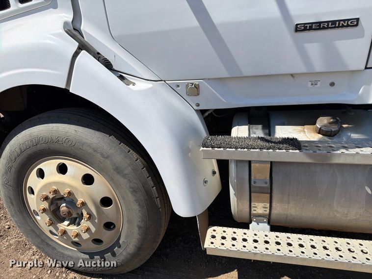 image for item FK0165 2007 Sterling A9500 Series semi truck