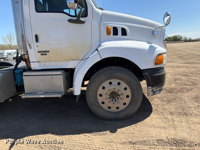 image for item FK0165 2007 Sterling A9500 Series semi truck