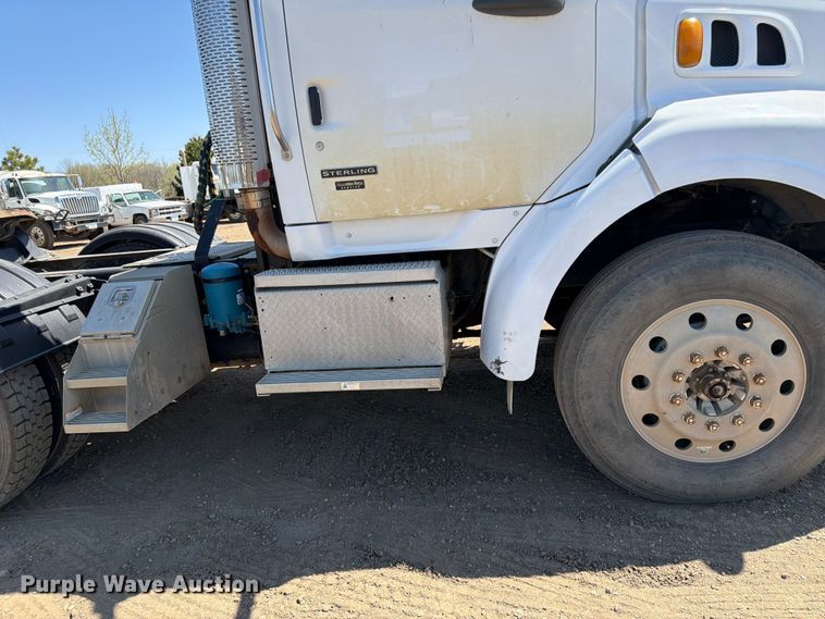 image for item FK0165 2007 Sterling A9500 Series semi truck