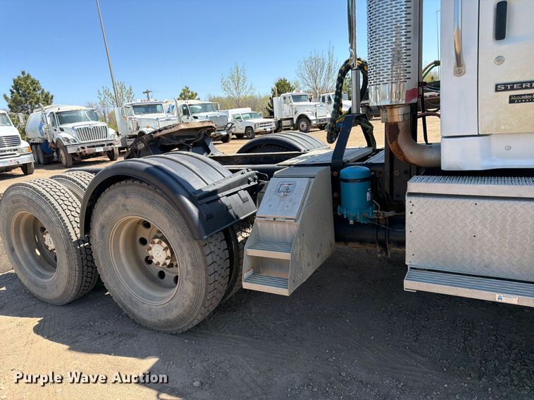 image for item FK0165 2007 Sterling A9500 Series semi truck