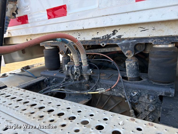 image for item FK0165 2007 Sterling A9500 Series semi truck
