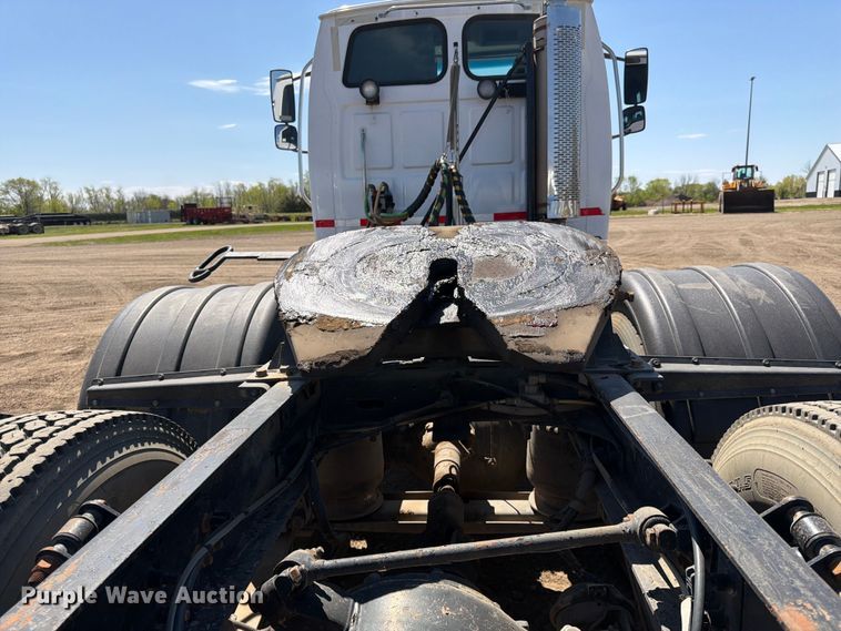 image for item FK0165 2007 Sterling A9500 Series semi truck