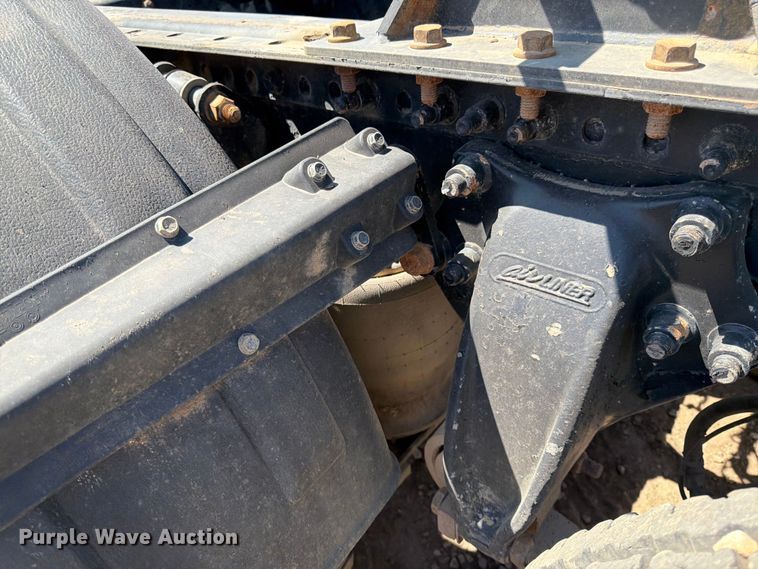 image for item FK0165 2007 Sterling A9500 Series semi truck