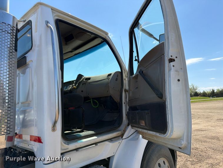 image for item FK0165 2007 Sterling A9500 Series semi truck